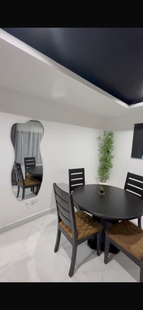 Bond 1 Luxury 1-Bedroom Apartment - Image 4