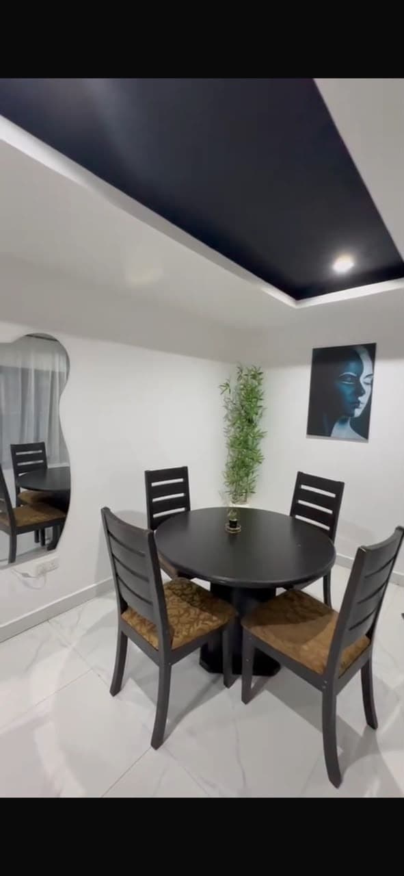 Bond 1 Luxury 1-Bedroom Apartment - Image 3