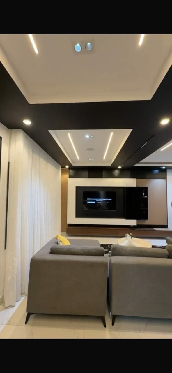 Luxurious 1-Bedroom Apartment Modern Comfort & Elevated Living - Image 3