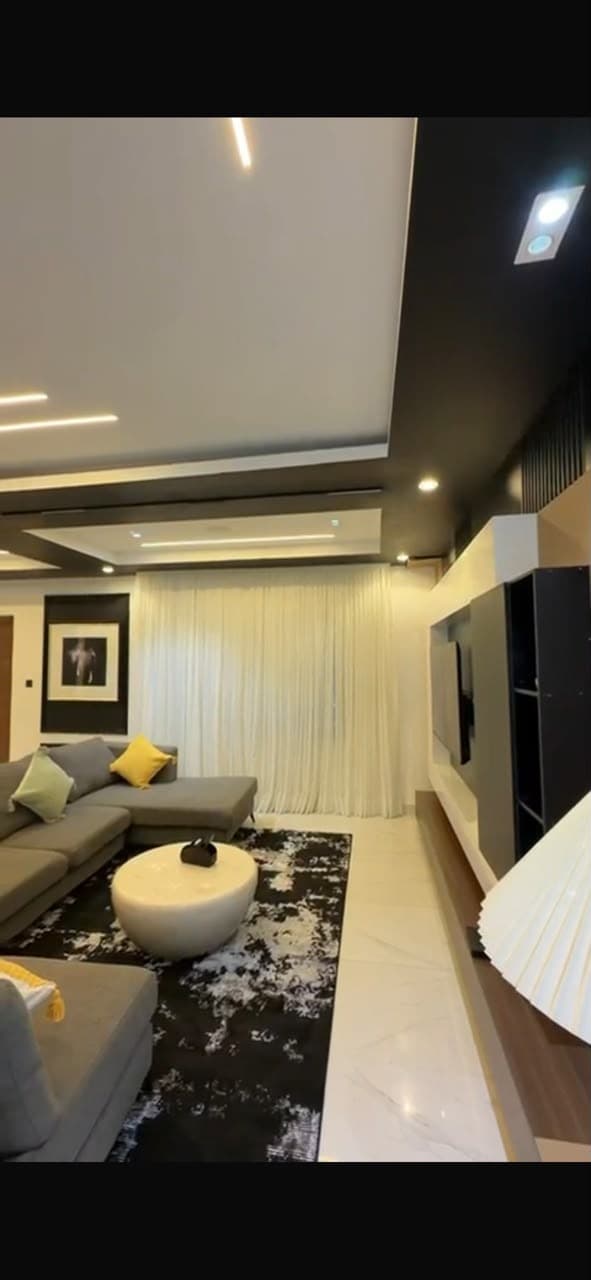Luxurious 1-Bedroom Apartment Modern Comfort & Elevated Living - Image 2