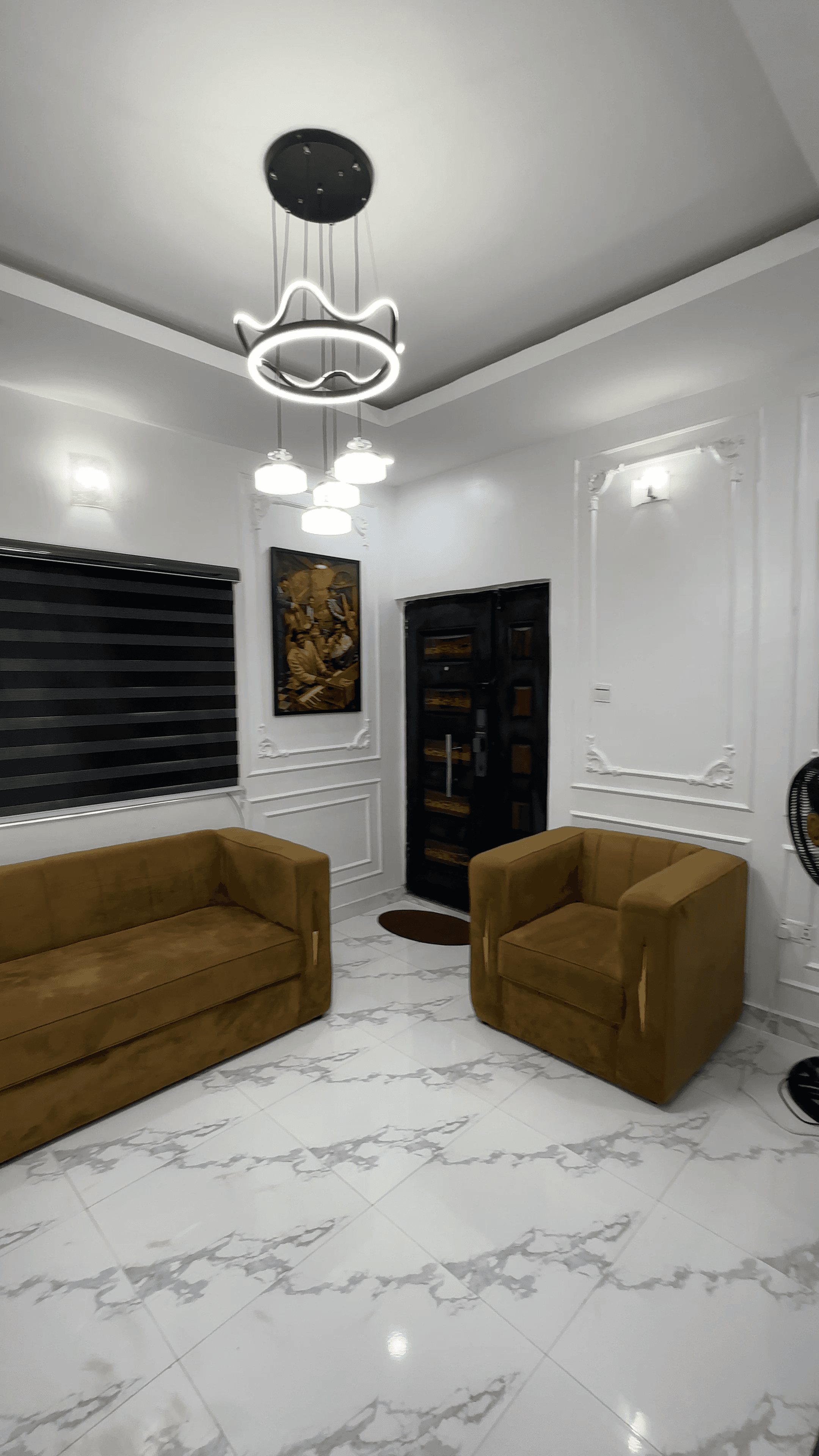 Layzii Court Luxury 2-Bedroom Apartment - Unit 1