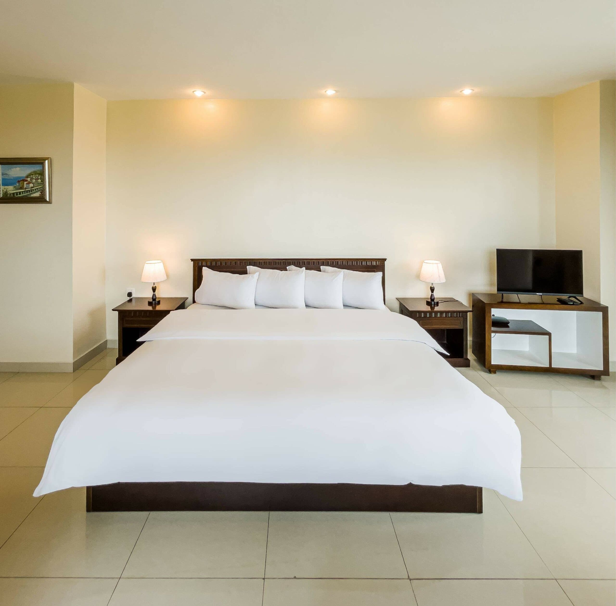 Sapphire Suites - Image 2