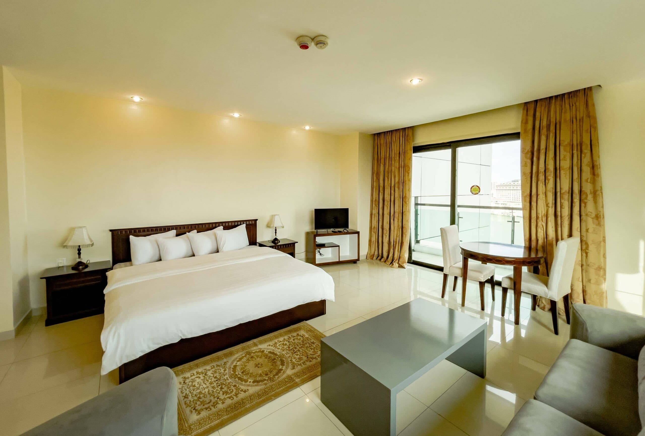 Sapphire Suites - Image 4