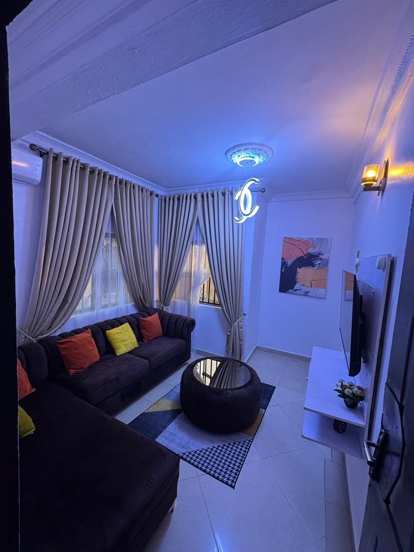 Elegant 1-Bedroom Getaway in Sangotedo - Unit 1