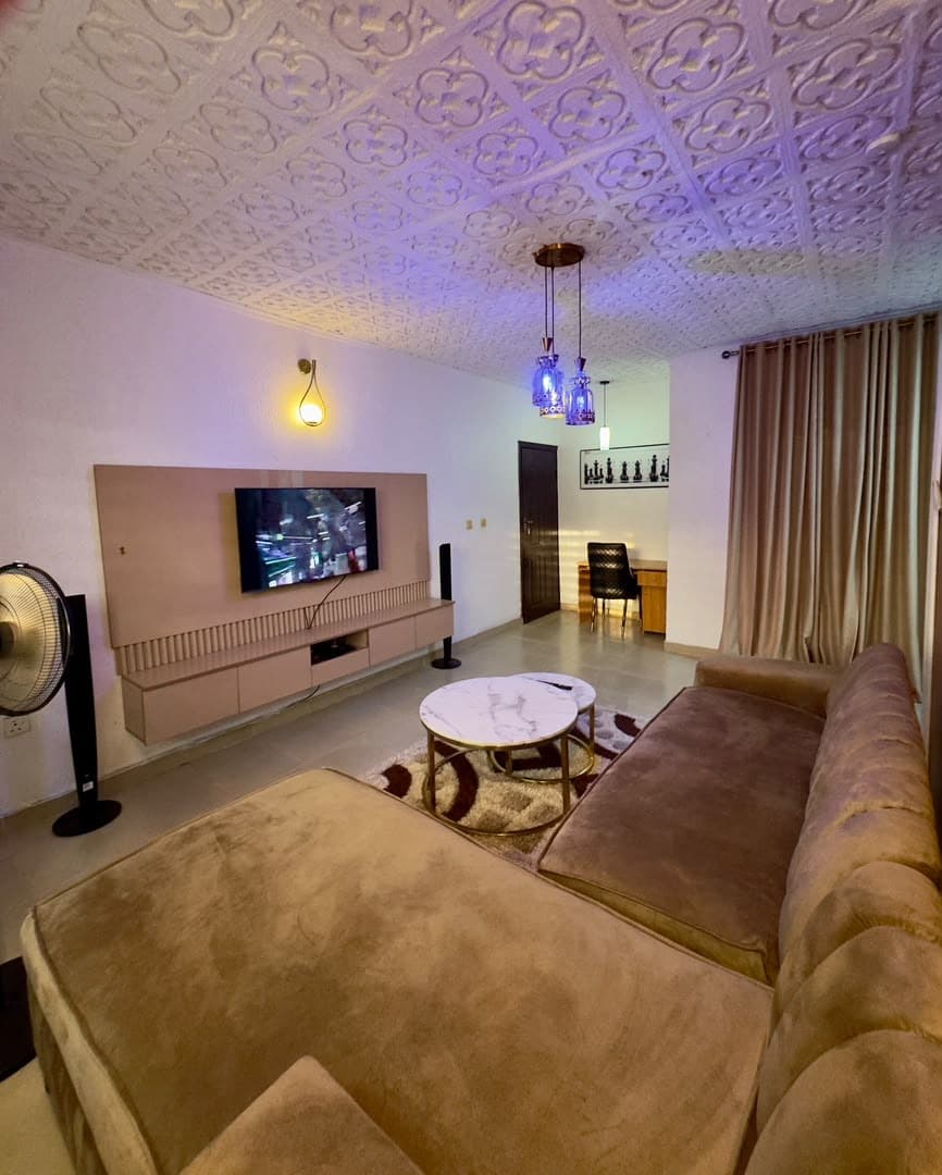 Elegant 1-Bedroom Getaway in Sangotedo - Unit 2