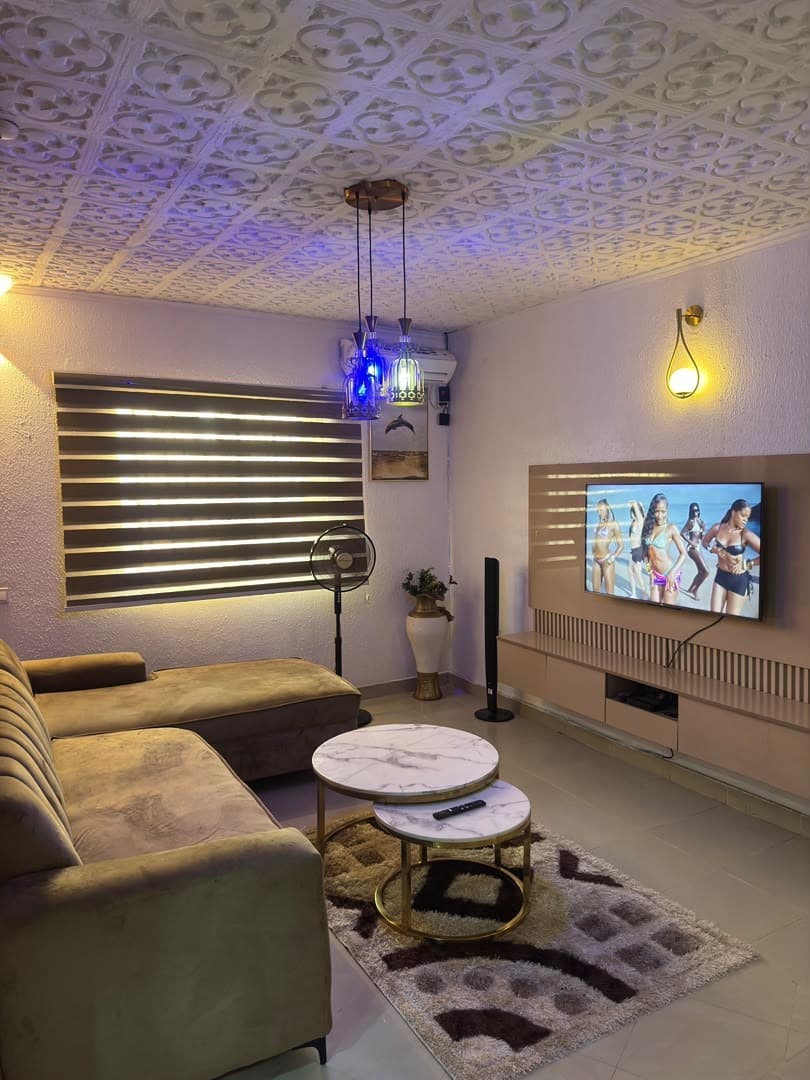 Elegant 1-Bedroom Getaway in Sangotedo - Unit 2 - Image 2