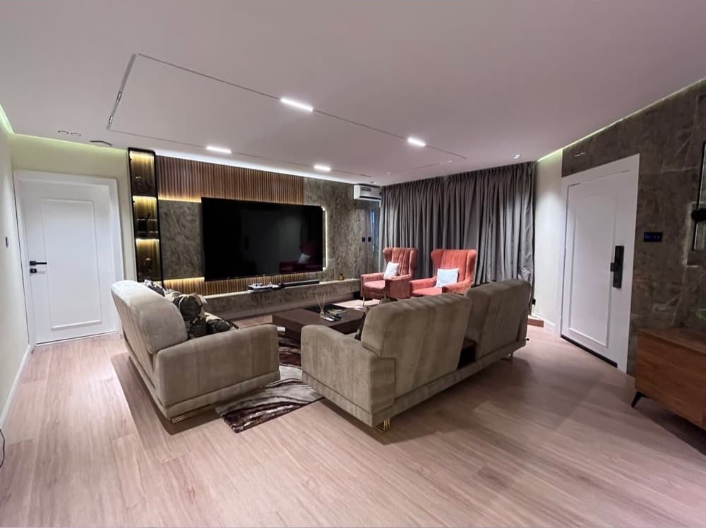 Gold-Vixen Charm & Comfort Luxury 3-Bedroom Boutique Apartment in Oniru, Victoria Island