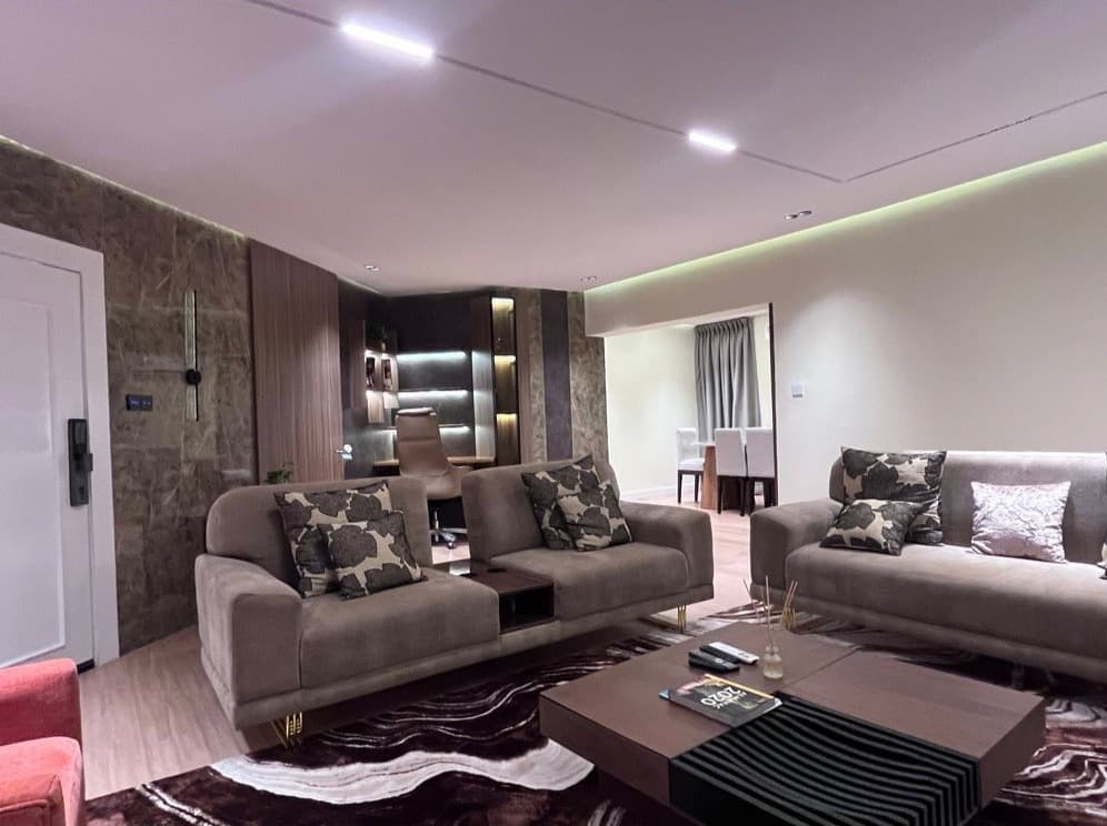 Gold-Vixen Charm & Comfort Luxury 3-Bedroom Boutique Apartment in Oniru, Victoria Island - Image 3