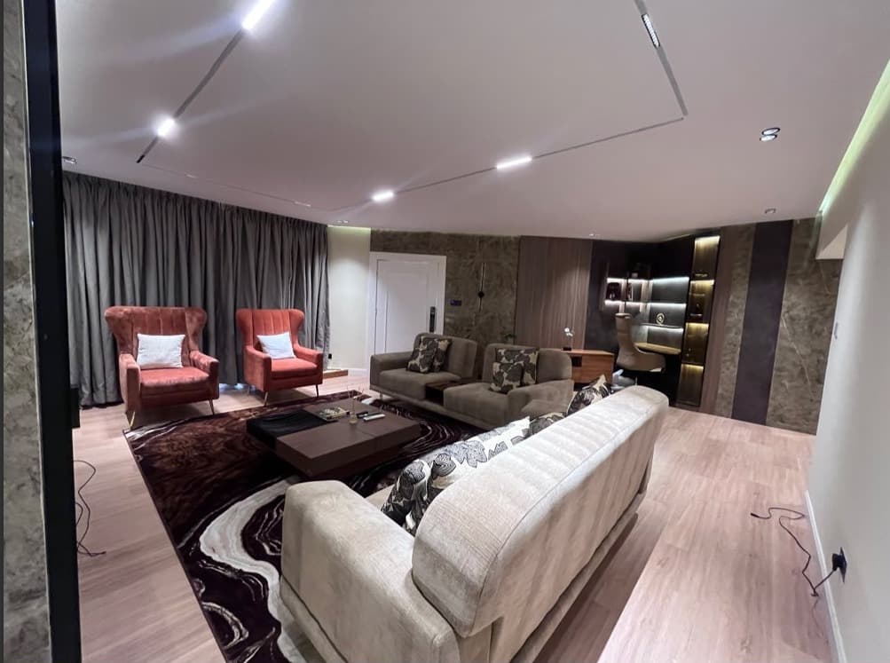 Gold-Vixen Charm & Comfort Luxury 3-Bedroom Boutique Apartment in Oniru, Victoria Island - Image 4