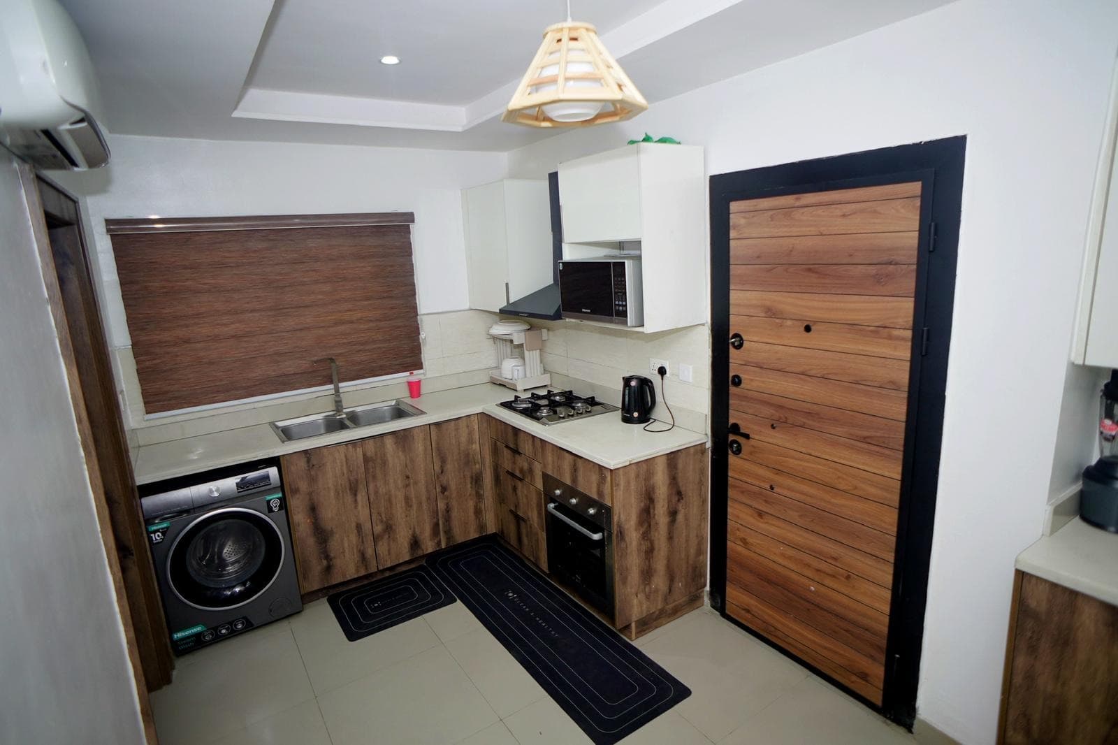 Spacious 3-Bedroom Apartment in Yaba | Comfort, Style & Convenience - Image 2