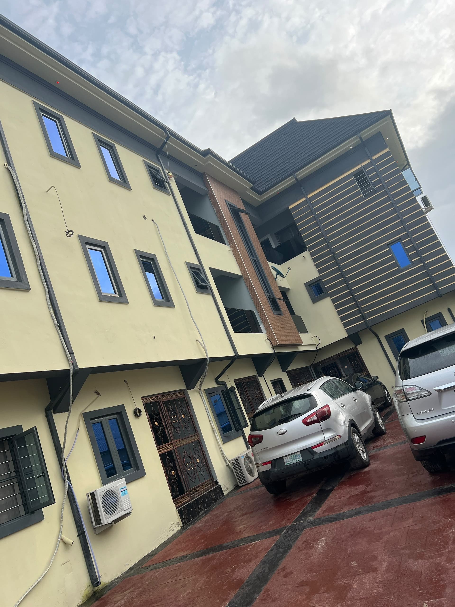 Premium Luxury 2-Bedroom Apartment in PH - Unit 1 - Image 5