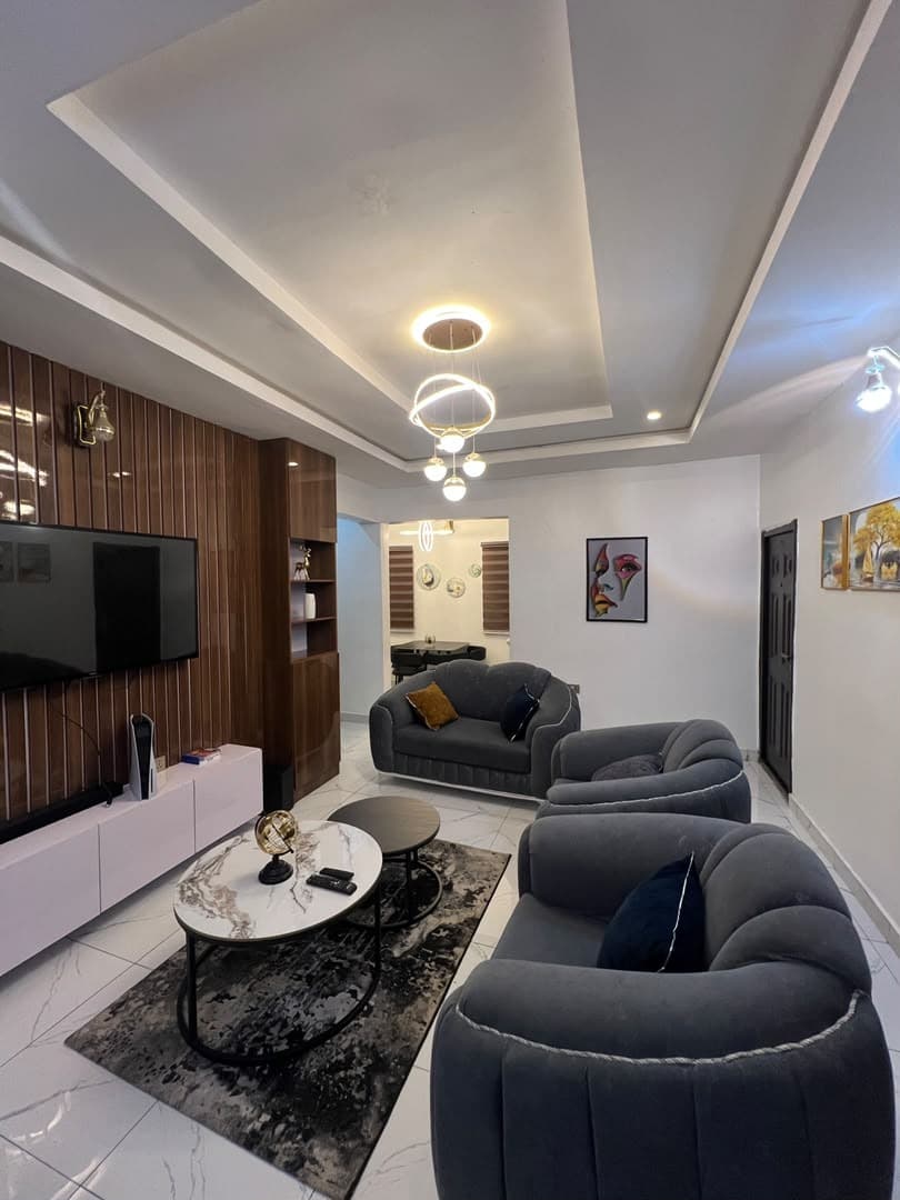 Premium Luxury 2-Bedroom Apartment in PH - Unit 1 - Image 2