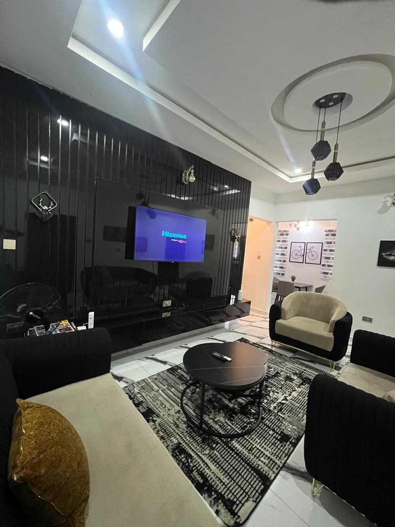 Premium Luxury 2-Bedroom Apartment in PH - Unit 1 - Image 4