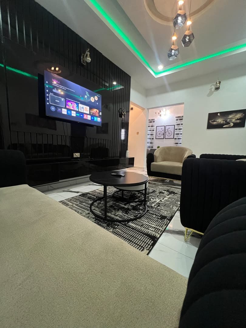 Premium Luxury 1-Bedroom Apartment in PH - Image 3