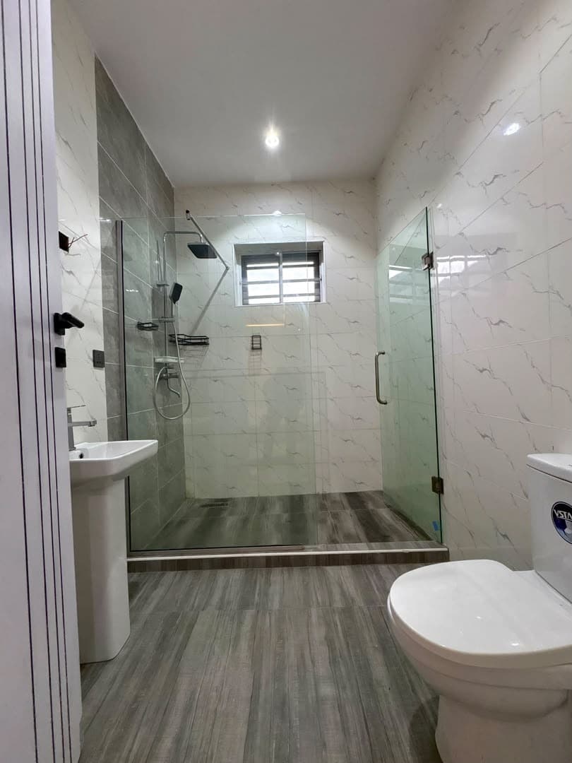 Ivory Unit - Minimalist 1-Bedroom Luxury Apartment - Image 2