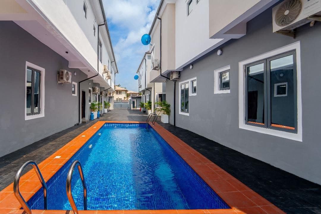 Tulip Todp - Spacious 5-Bedroom Luxury Semi-Detached Apartment - Unit 1 - Image 5