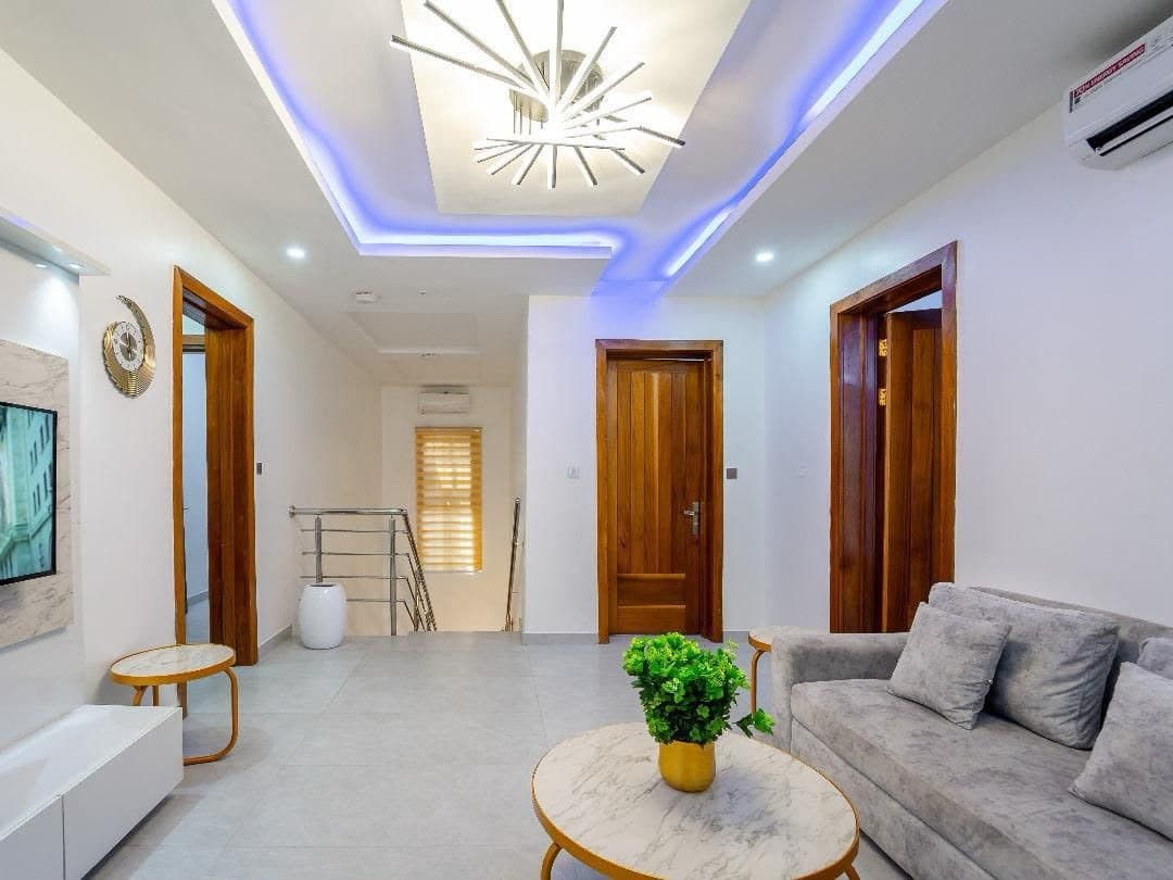 Tulip Todp - Spacious 5-Bedroom Luxury Semi-Detached Apartment - Unit 1 - Image 4