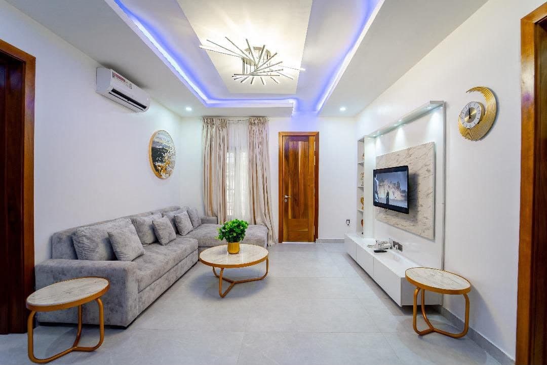 Tulip Todp - Spacious 5-Bedroom Luxury Semi-Detached Apartment - Unit 1