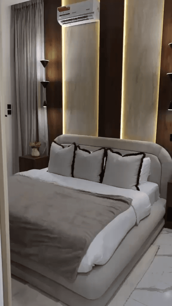 Luxury 4-Bedroom Duplex with Private Swimming Pool - Image 5