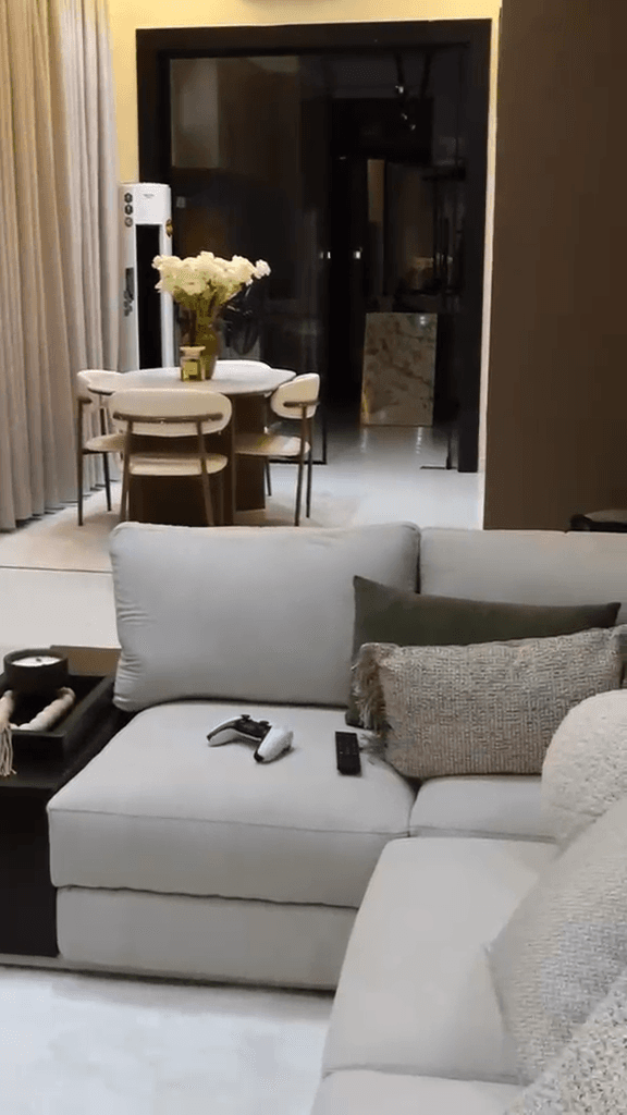 Luxury 4-Bedroom Duplex with Private Swimming Pool - Image 2