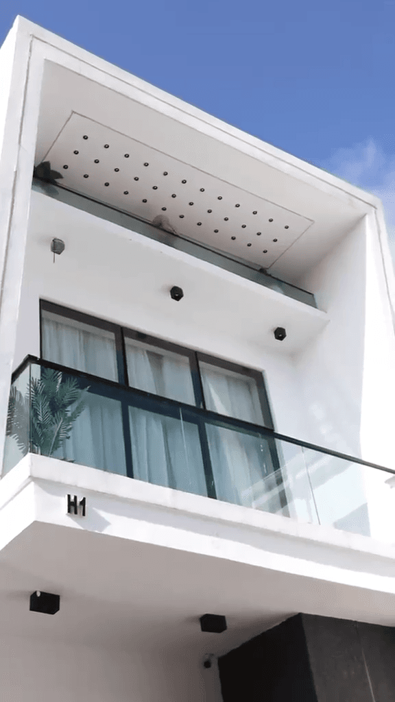 Luxury 4-Bedroom Duplex with Private Swimming Pool