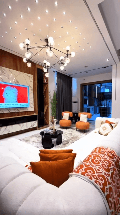 Luxury 4-Bedroom Duplex with Modern Amenities - Image 2