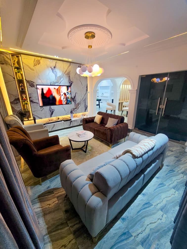 Spacious 3-Bedroom Apartment in Ibadan | Comfort, Space & Convenience