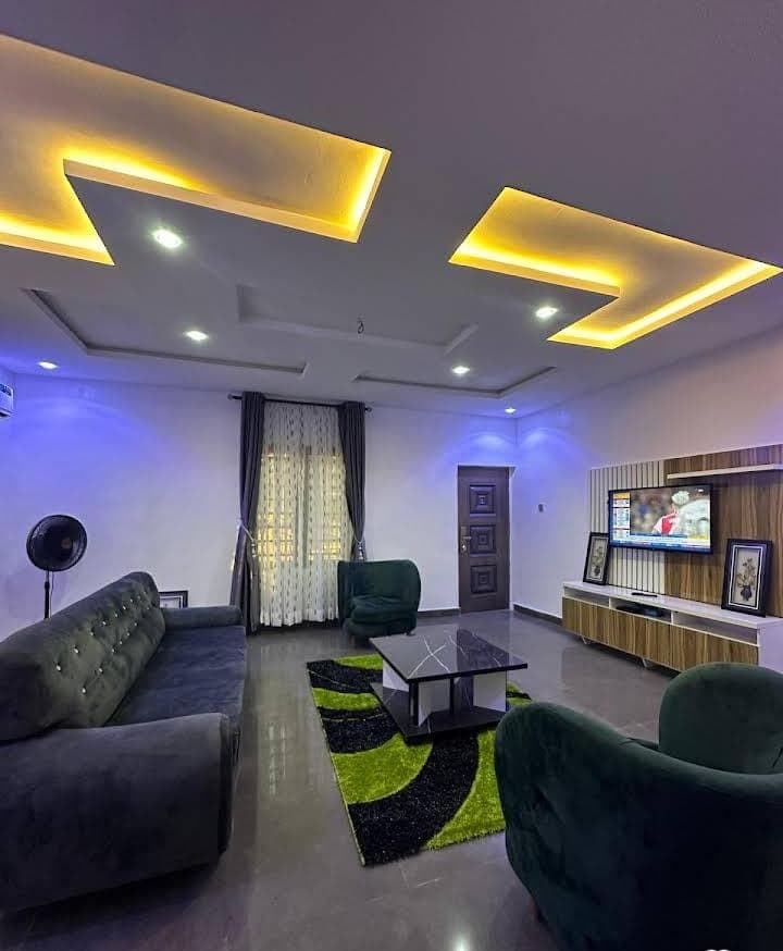 Luxury 3 bedrooms apartment in Surulere - Image 2