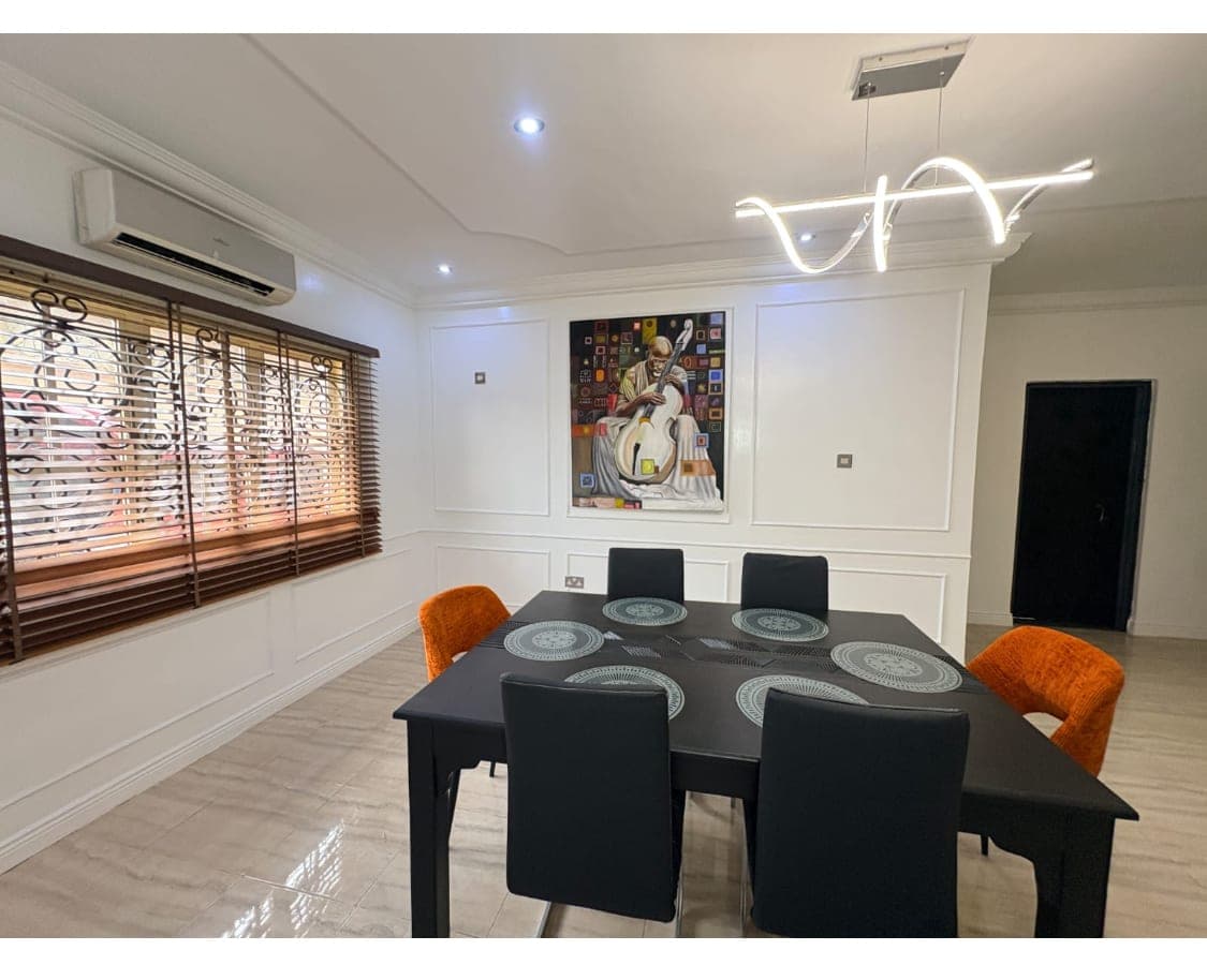 S&T Luxury Apartment - Image 3