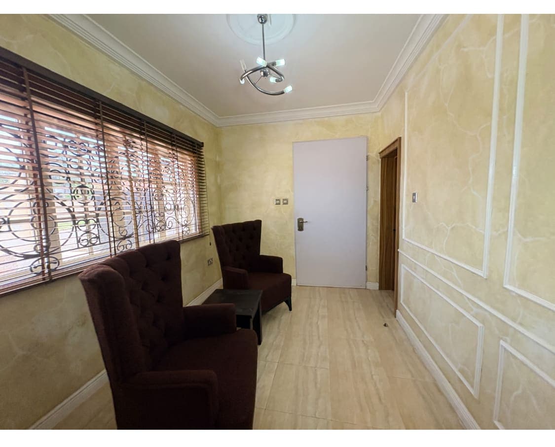 S&T Luxury Apartment - Image 5
