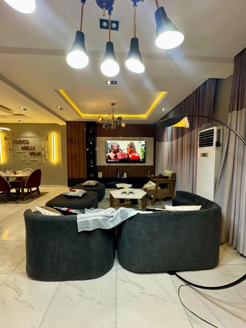 Exquisite 2 Bed in Lekki Phase One - Image 3