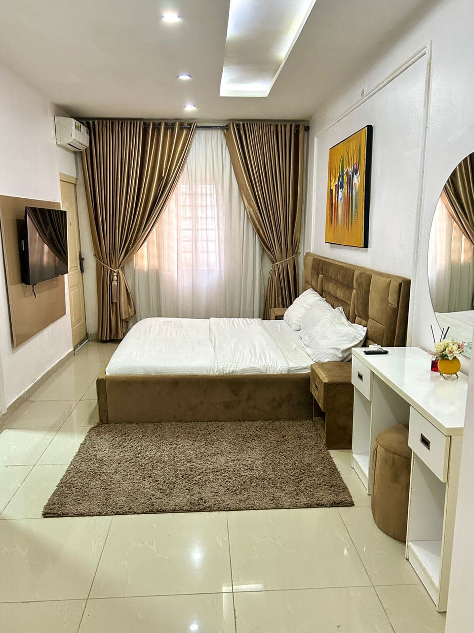 1 Bedroom Apartment - Image 4