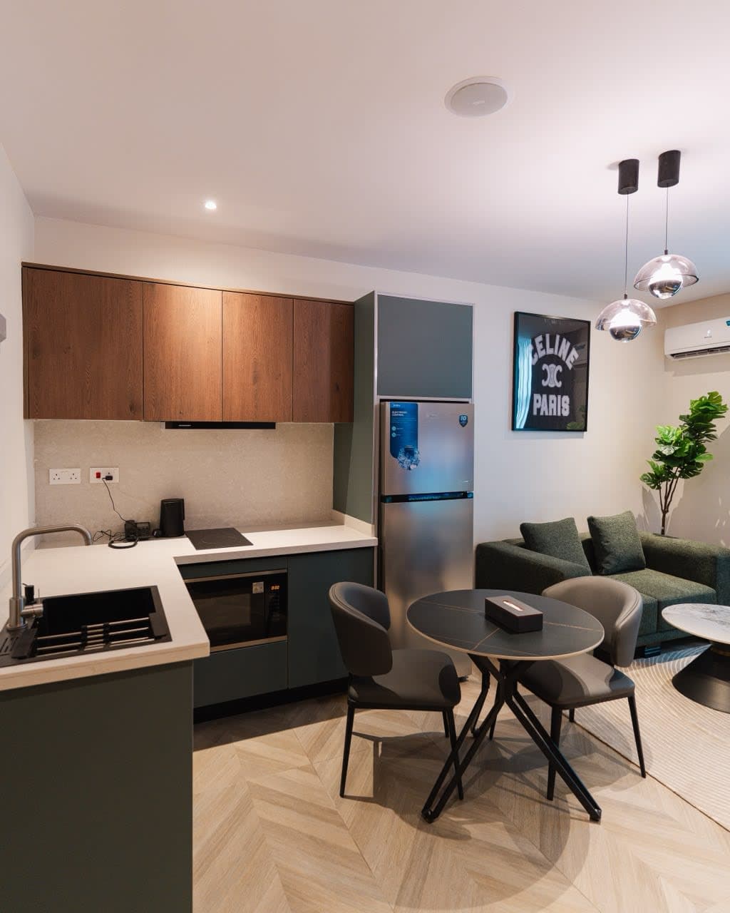 Zee Residence - Unit 1 - Image 4