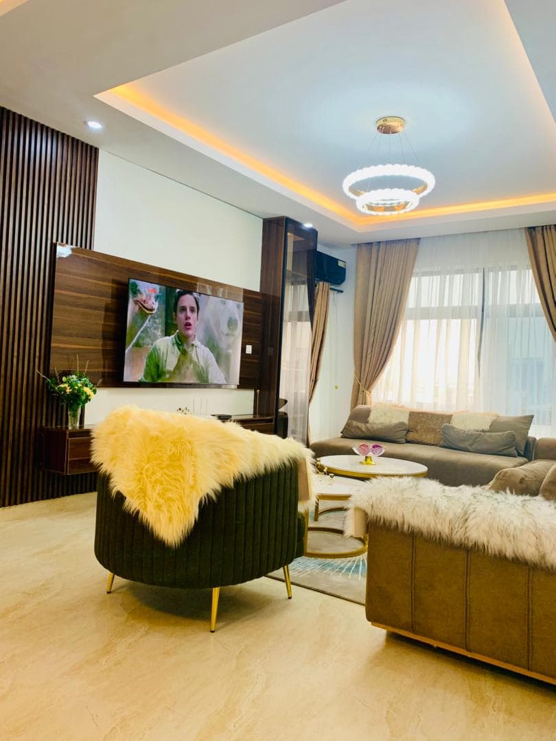 Grecel Luxury 3-Bedroom Apartment at Lekki Phase 1 - Image 5