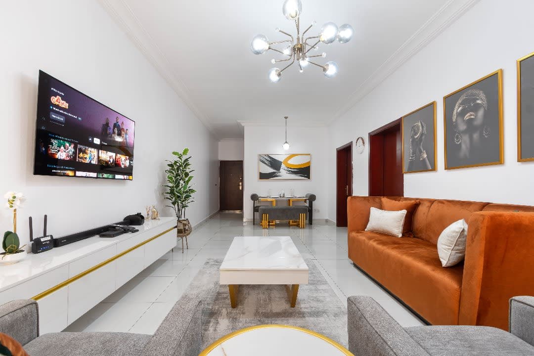2 Bedroom Luxury Apartments at Admiralty Way - Image 2
