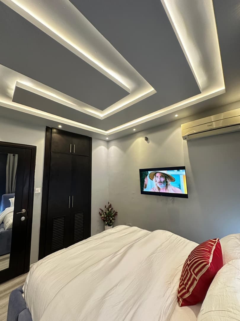 Furnished One Bedroom Apartment - Image 4