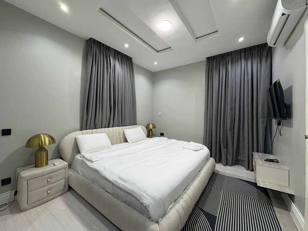 Luxurious and Beautiful 2/1 Bedroom Apartment with Ps5. - Image 5