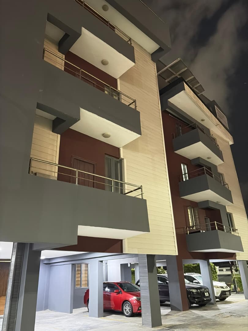 Luxurious and Beautiful 2/1 Bedroom Apartment with Ps5. - Image 2