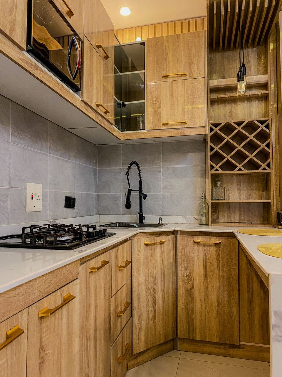Luxury One Bedroom Apartment - Image 5