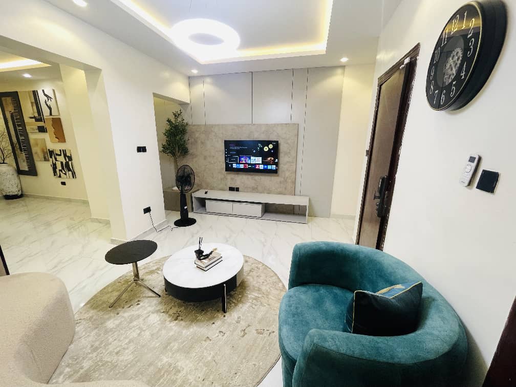 Stylish 2-Bedroom Apartment in Lekki Phase 1 🏡✨ - Unit 1 - Image 5