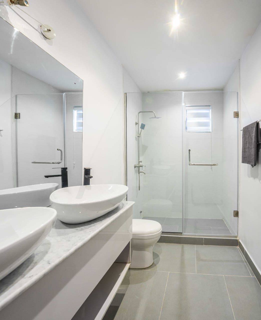 3bedroom Luxury Apartment - Image 3