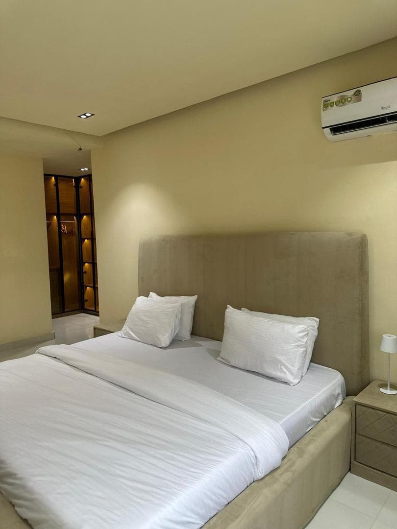 Luxury 2bedroom apartment with swimming pool PS5 Gym and Snooker board - Image 4