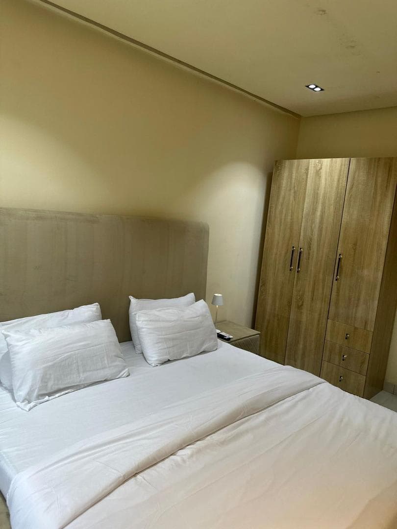 Luxury 2bedroom apartment with swimming pool PS5 Gym and Snooker board - Image 5