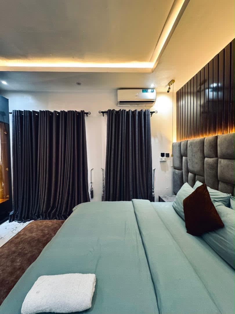 Luxe 2-Bedroom Penthouse Flat in Ikate – Your Perfect Getaway! - Image 5
