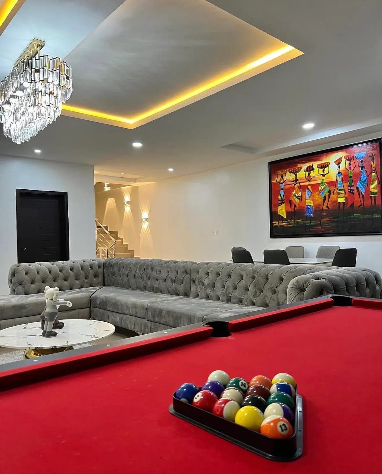 Posh Premium Luxury Serviced Apartment - Image 2