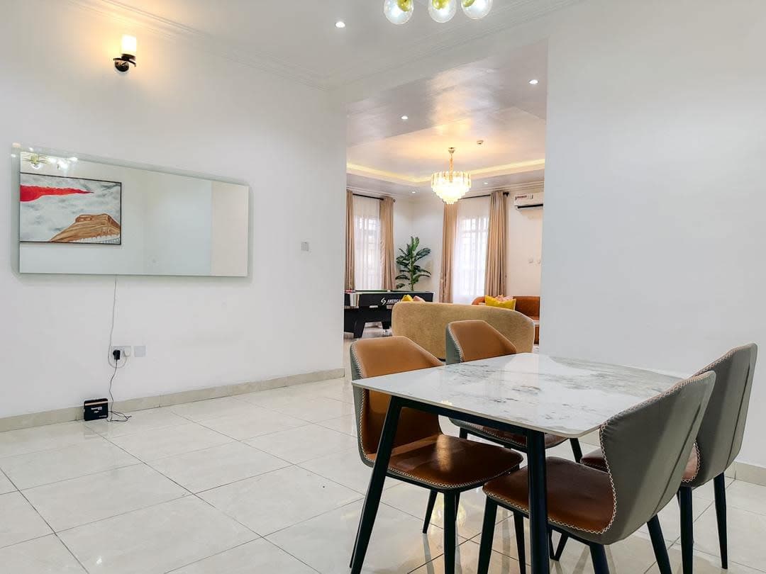 House 9 - Luxury Fully Furnished 3-Bedroom Apartment - Unit 2 - Image 4