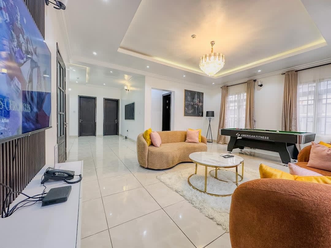 House 9 - Luxury Fully Furnished 3-Bedroom Apartment