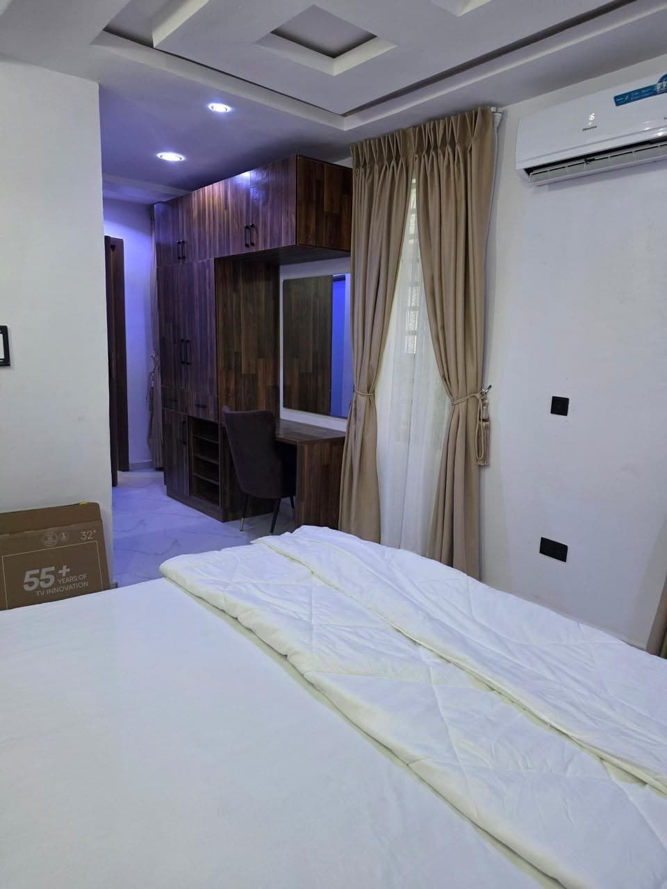 The Sapphire 1-Bedroom Serviced Apartment - Image 4