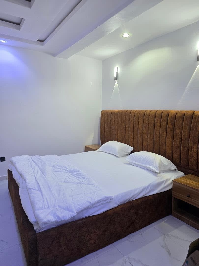 The Sapphire 1-Bedroom Serviced Apartment - Image 3