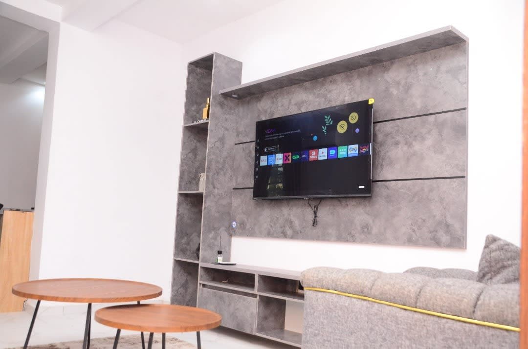 The Luxe Nest – 2-Bedroom Apartment - Image 2